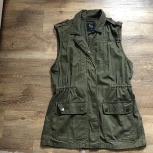 [COTTON ON] outer wear olive green VEST
